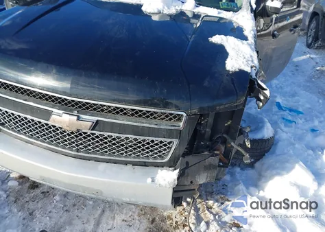 2010 Chevrolet Suburban 1500 Lt1 z USA, uszkodzony, nr VIN 1GNUKJE35AR152154